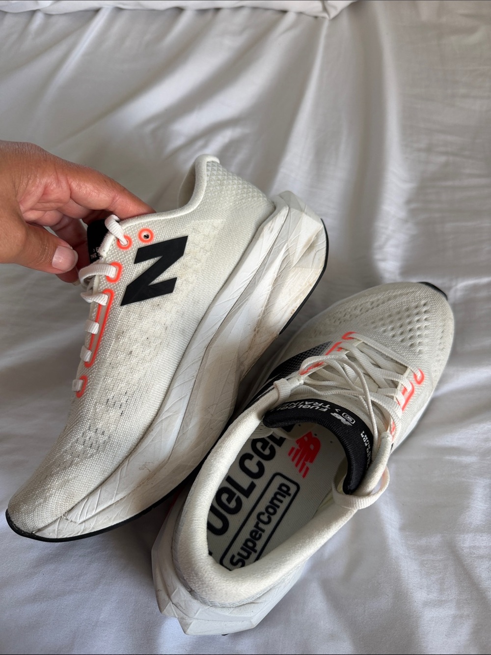 New Balance Women’s SuperComp Fuel Cell; black, white and neon orange 🎉 Size 8 - Picture 8 of 9
